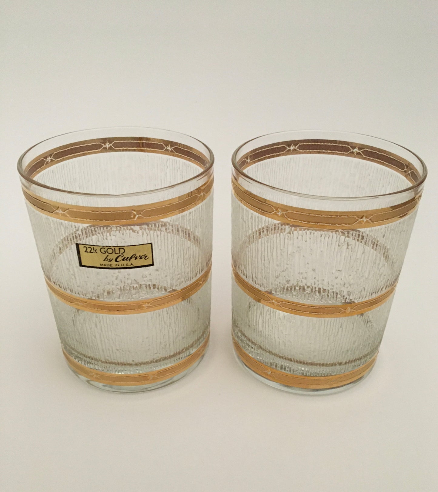 Culver Textured Gold Executive On the Rocks (2)